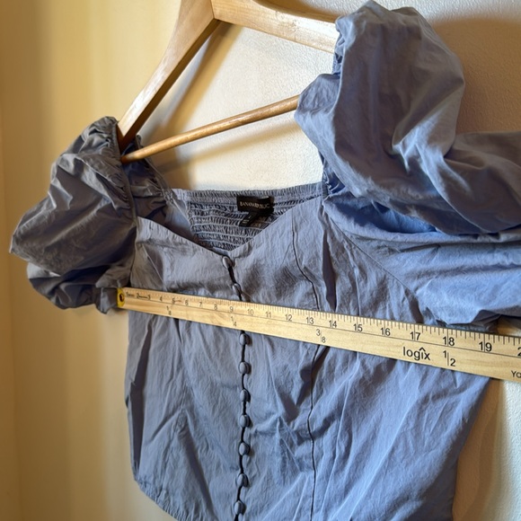 Blue banana Republic crop top, elastic back, button front, Size Large EUC - Picture 6 of 6